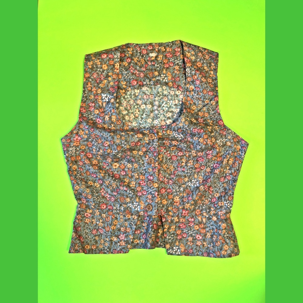 Vintage vest crop top floral button up shirt s m